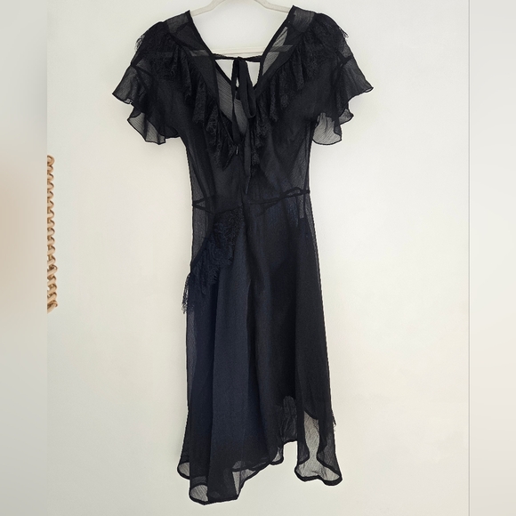 WIDOW Dolls Kill Black Gothic Layered Lace Asymmetric V-Neck Puff Sleeve Dress - Picture 6 of 9